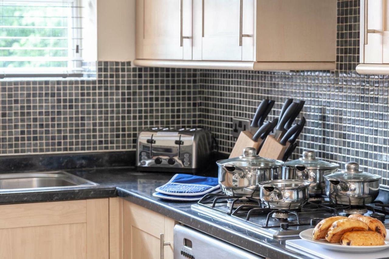 4 Bed Home, Driveway Parking Ideally Located In Latchford, Warrington - Executive St Marys House Exterior foto