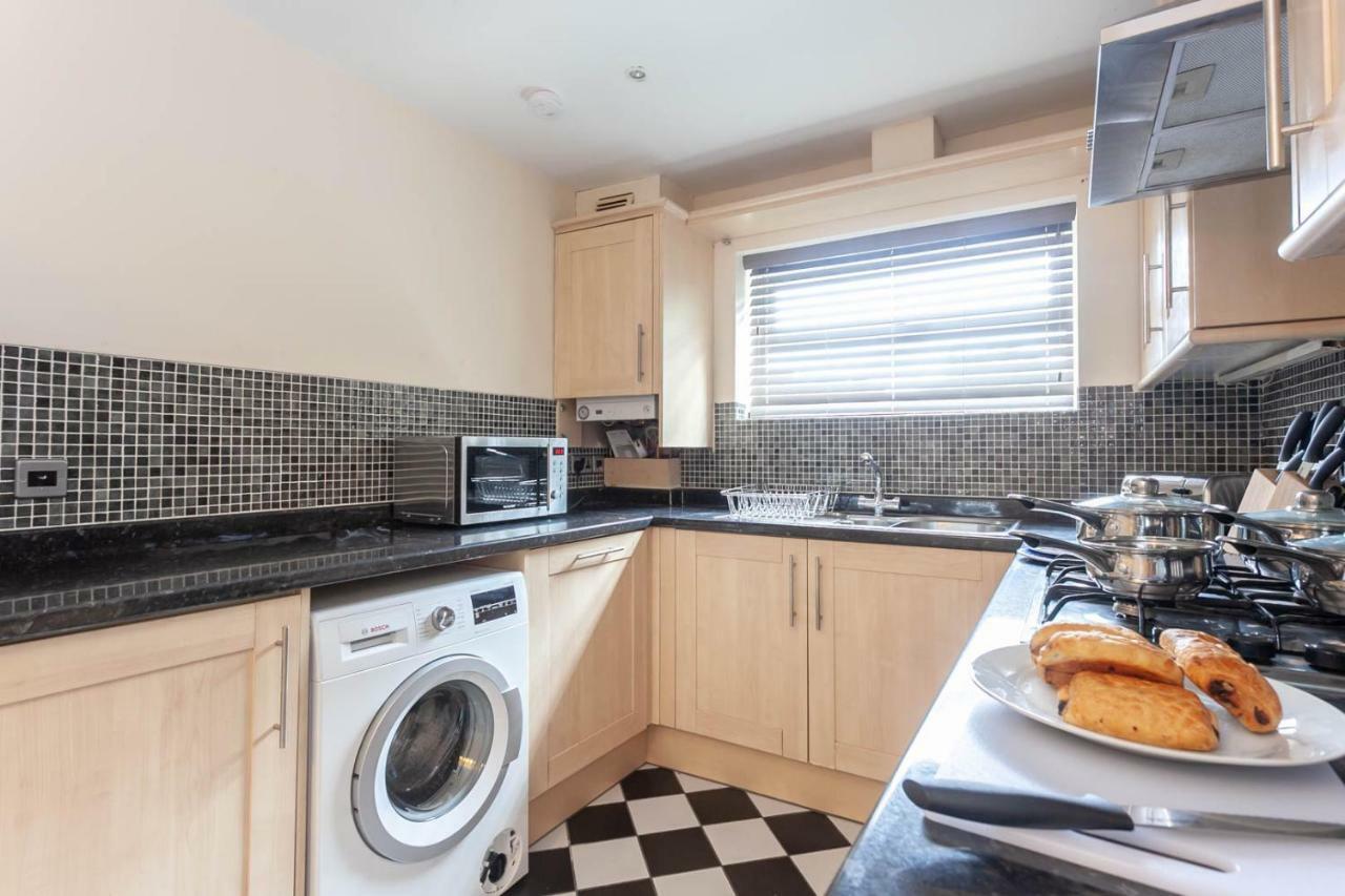 4 Bed Home, Driveway Parking Ideally Located In Latchford, Warrington - Executive St Marys House Exterior foto