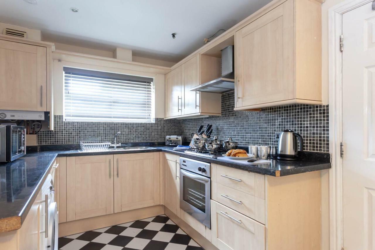 4 Bed Home, Driveway Parking Ideally Located In Latchford, Warrington - Executive St Marys House Exterior foto