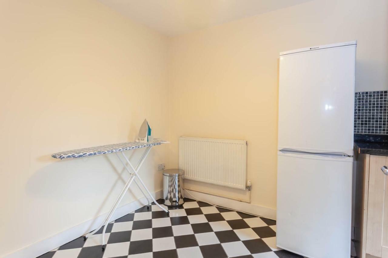 4 Bed Home, Driveway Parking Ideally Located In Latchford, Warrington - Executive St Marys House Exterior foto