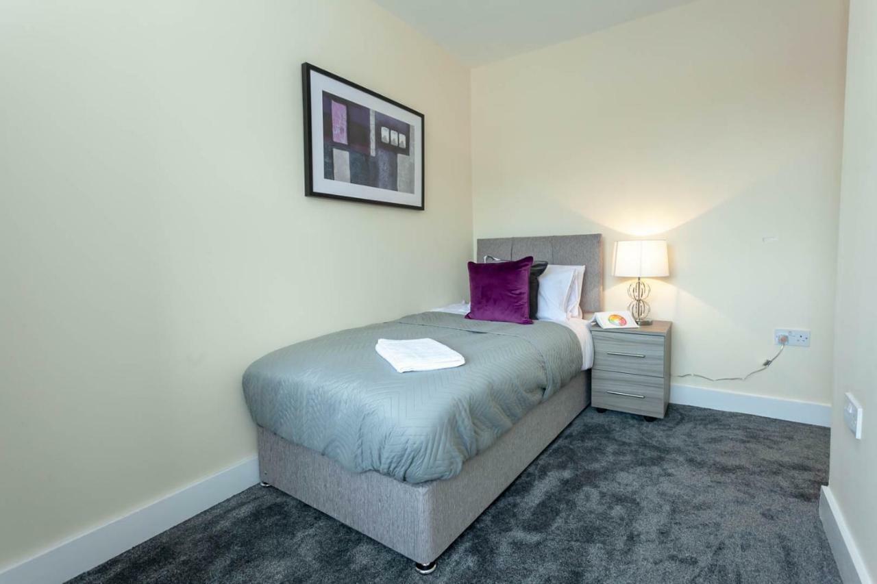4 Bed Home, Driveway Parking Ideally Located In Latchford, Warrington - Executive St Marys House Exterior foto