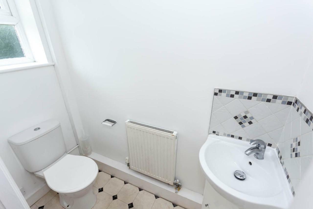 4 Bed Home, Driveway Parking Ideally Located In Latchford, Warrington - Executive St Marys House Exterior foto