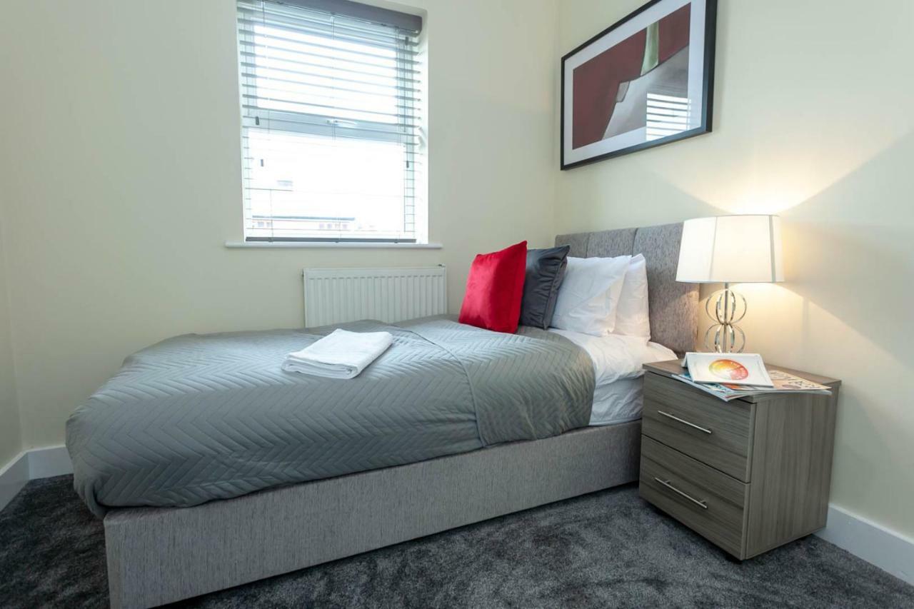 4 Bed Home, Driveway Parking Ideally Located In Latchford, Warrington - Executive St Marys House Exterior foto